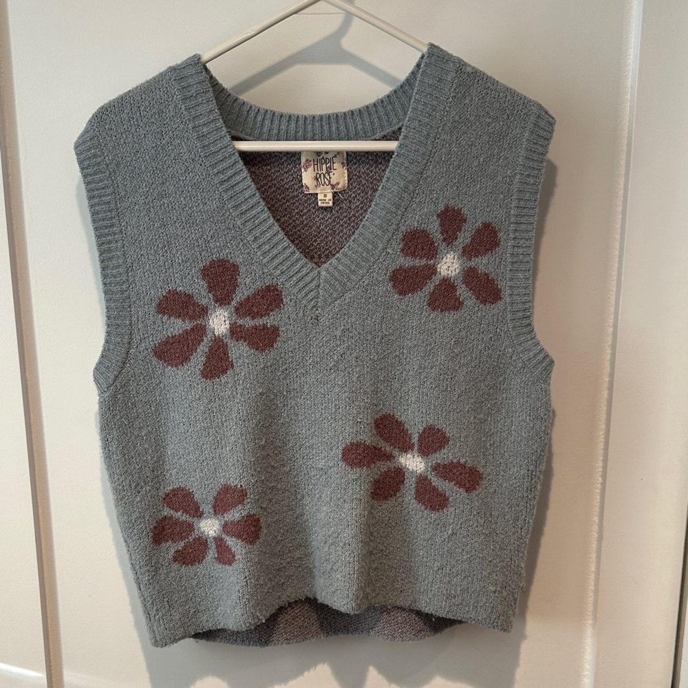 Hippie Rose Floral V-Neck Sweater Vest - Gray and Brown